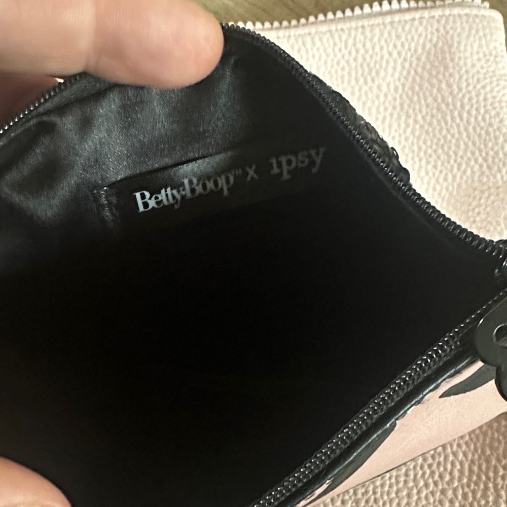 Ipsy Make-up Bags- Betty Boop - Picture 7 of 10